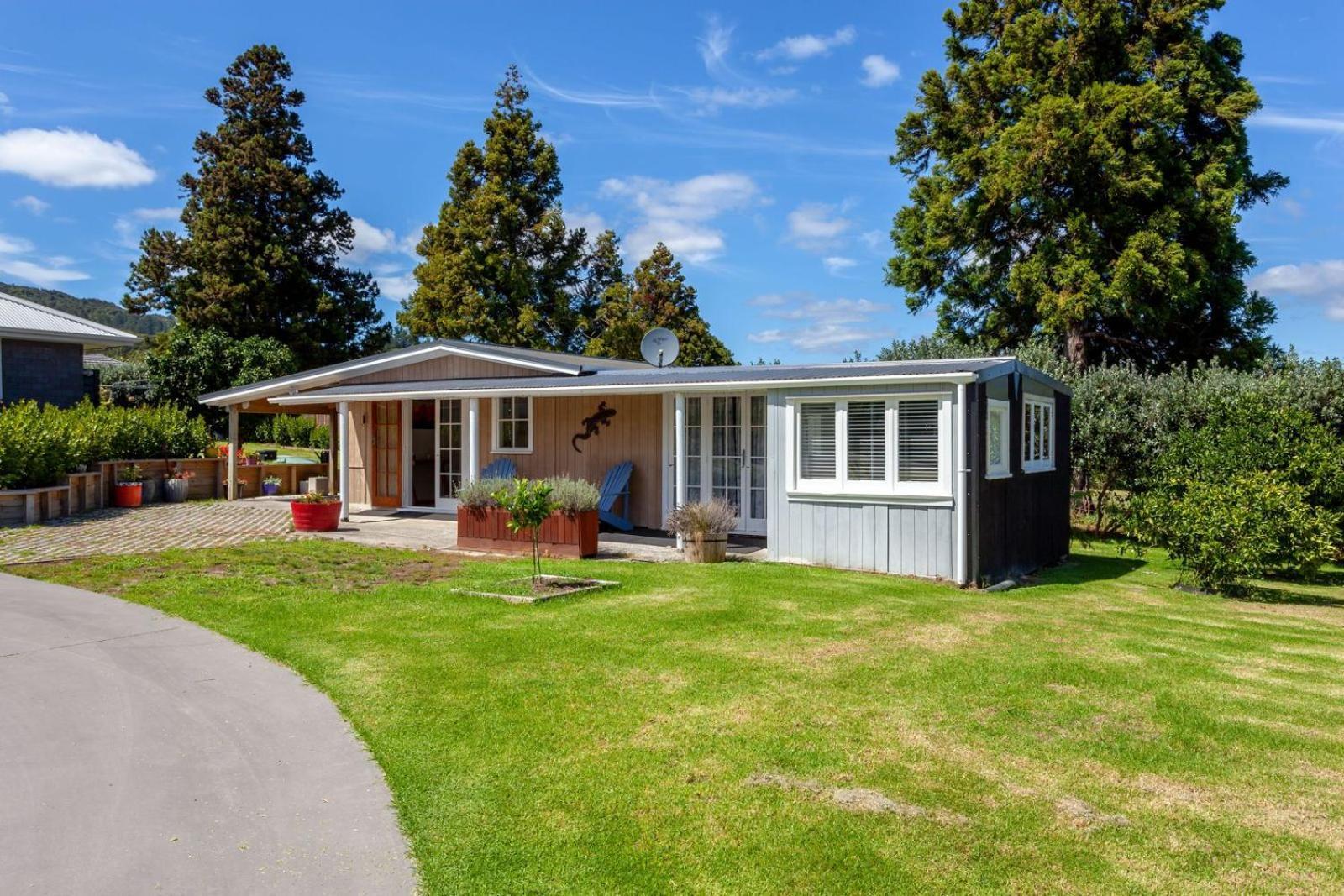 4 Palms Cottage Coromandel Town Exterior photo